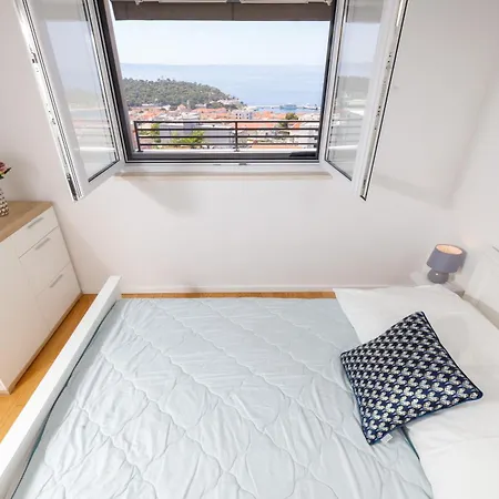 Cosmopolitan , Sea View, And Free Garage Parking Apartment Makarska