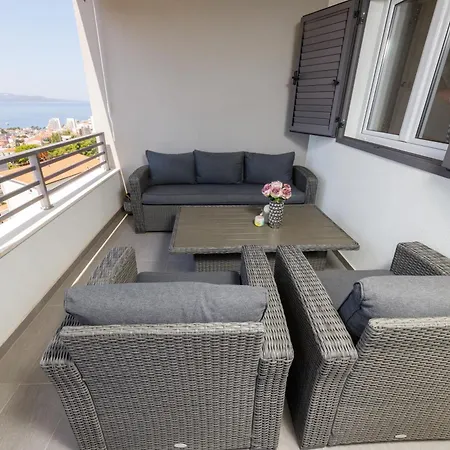 Apartment Cosmopolitan , Sea View, And Free Garage Parking Makarska
